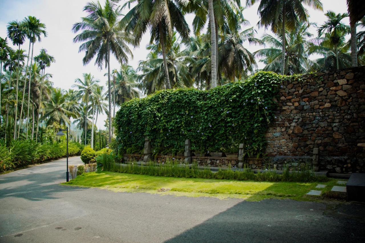 Maayaa Riverside Villa By Kpm Tripenta Attappadi Exterior photo